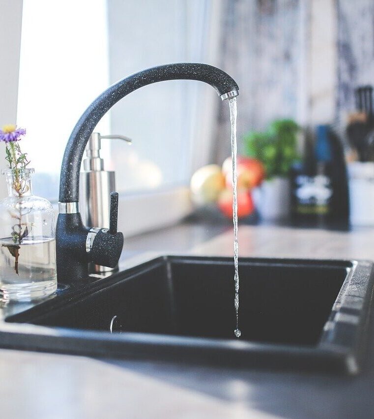 tap, black, faucet-791172.jpg